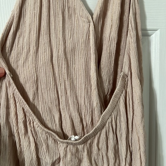 Open back tank top. - Picture 4 of 4